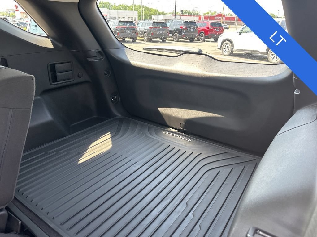 Used 2020 Chevrolet Equinox LT w/ Driver Convenience Package FWD image 25