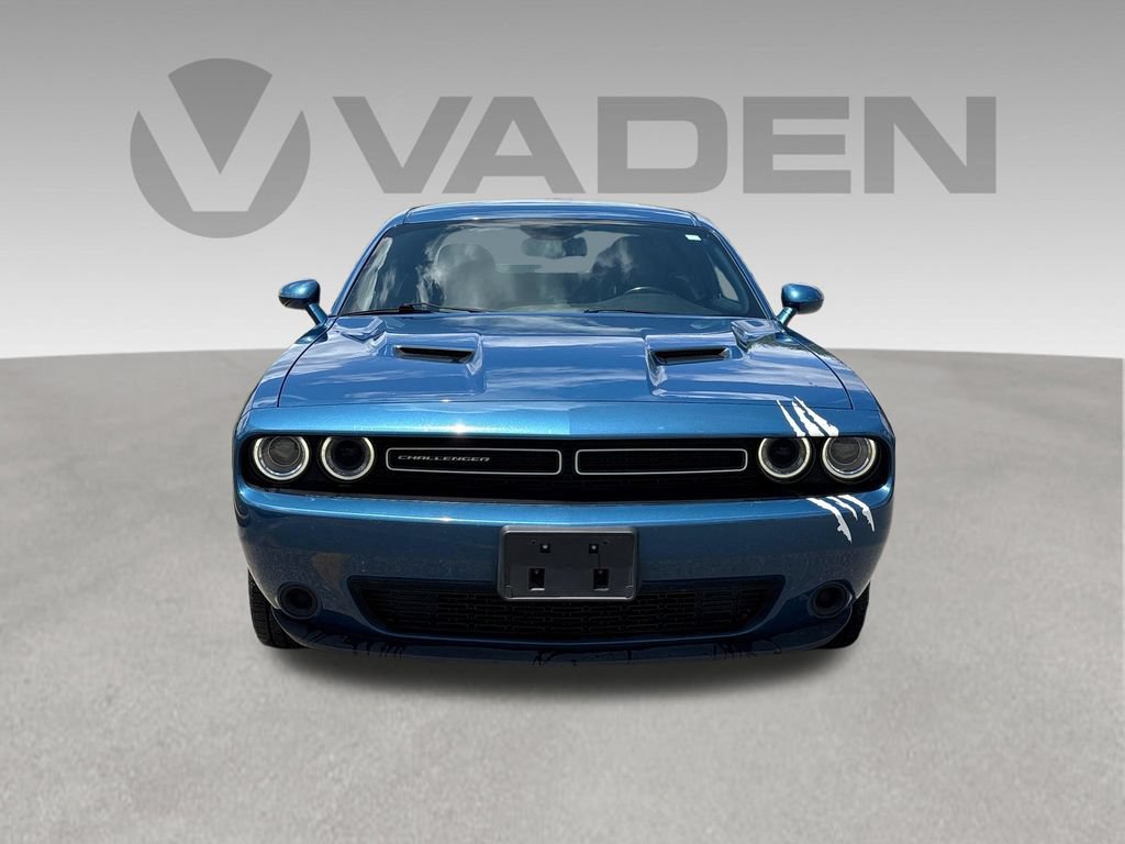 Used 2021 Dodge Challenger SXT RWD image 2