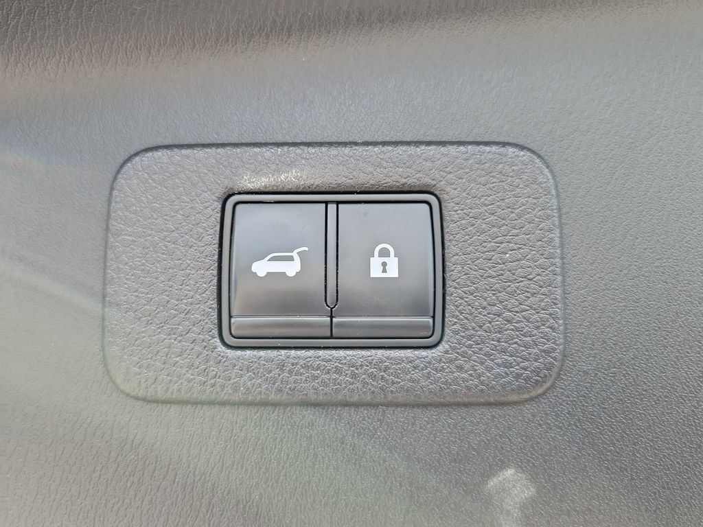 Used 2022 Nissan Armada SL w/ Captain's Chairs Package AWD/4WD image 40