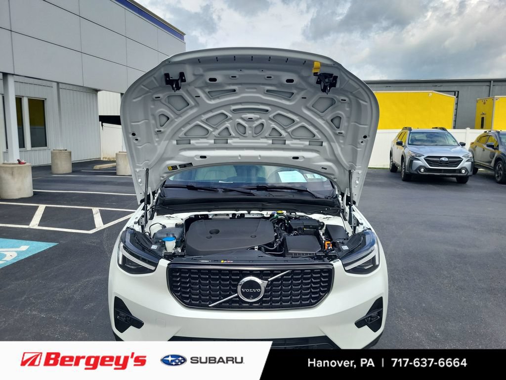 Used 2024 Volvo XC40 B5 Ultimate w/ Protection Package Premier AWD/4WD image 15