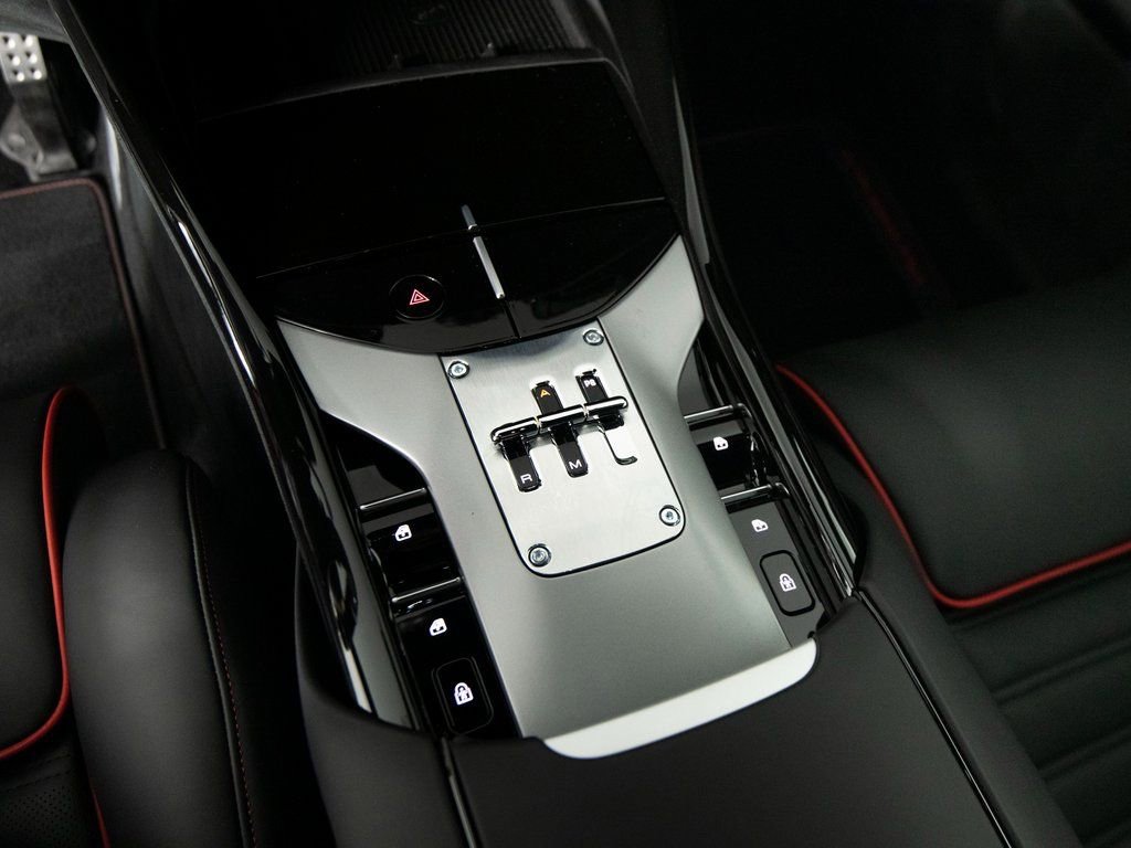 Used 2025 Ferrari Purosangue image 31