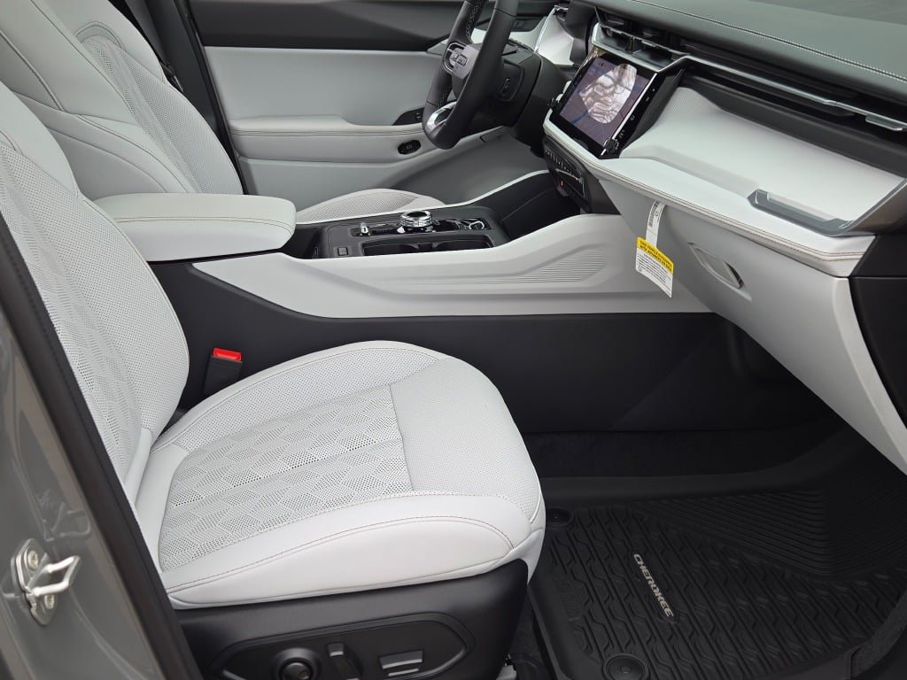New 2026 Jeep Cherokee Overland AWD/4WD image 6
