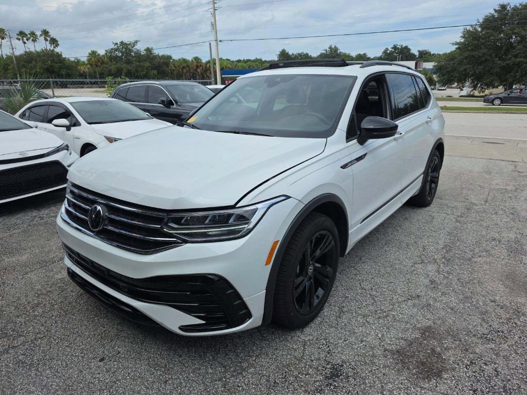 Used 2024 Volkswagen Tiguan SE R-Line