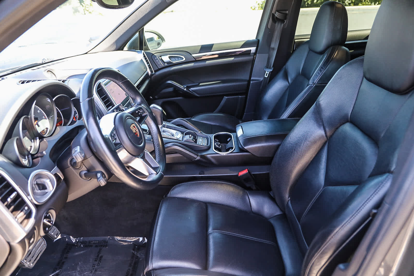 Used 2018 Porsche Cayenne S AWD/4WD image 17