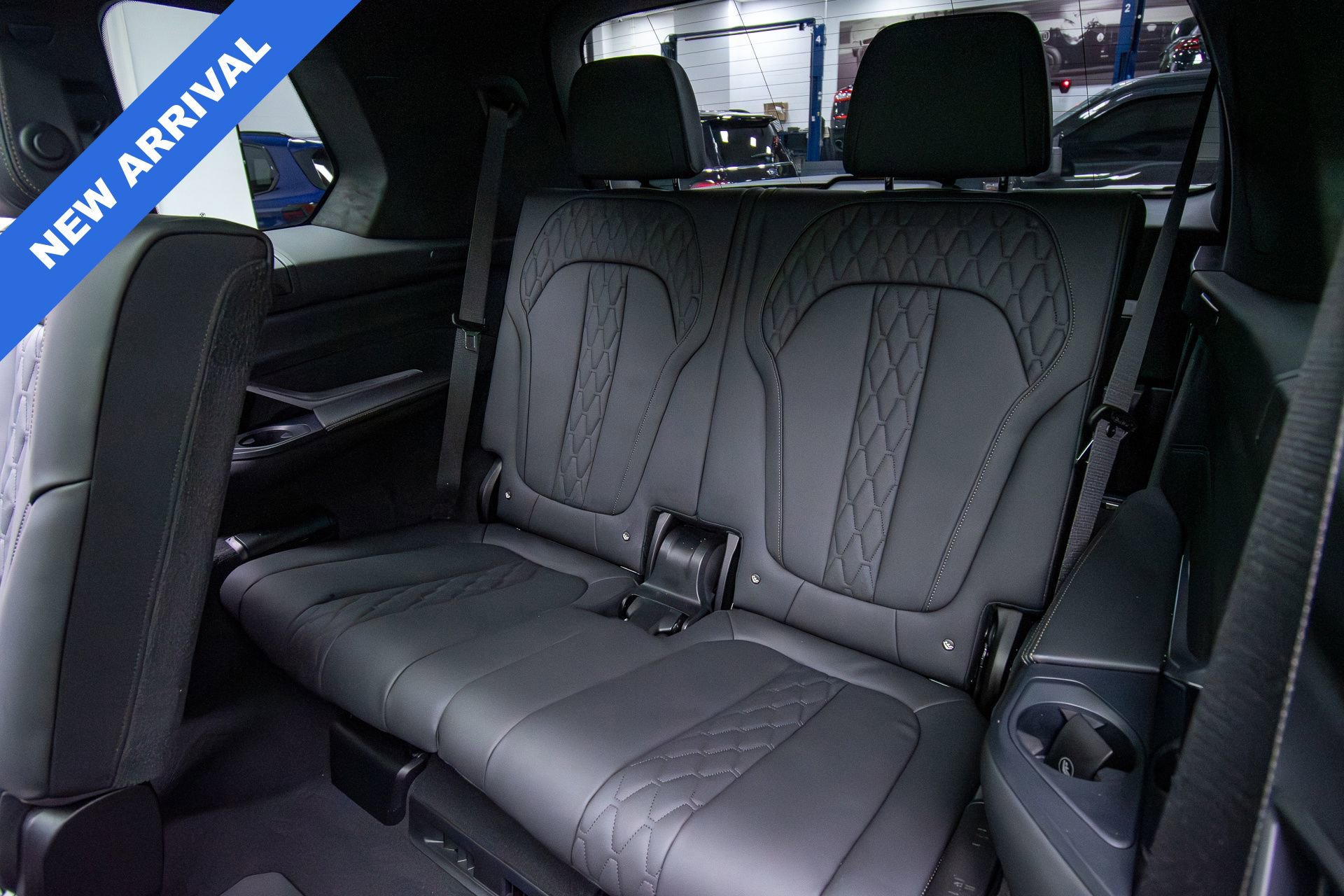 Used 2025 BMW X7 M60i w/ Executive Package image 47