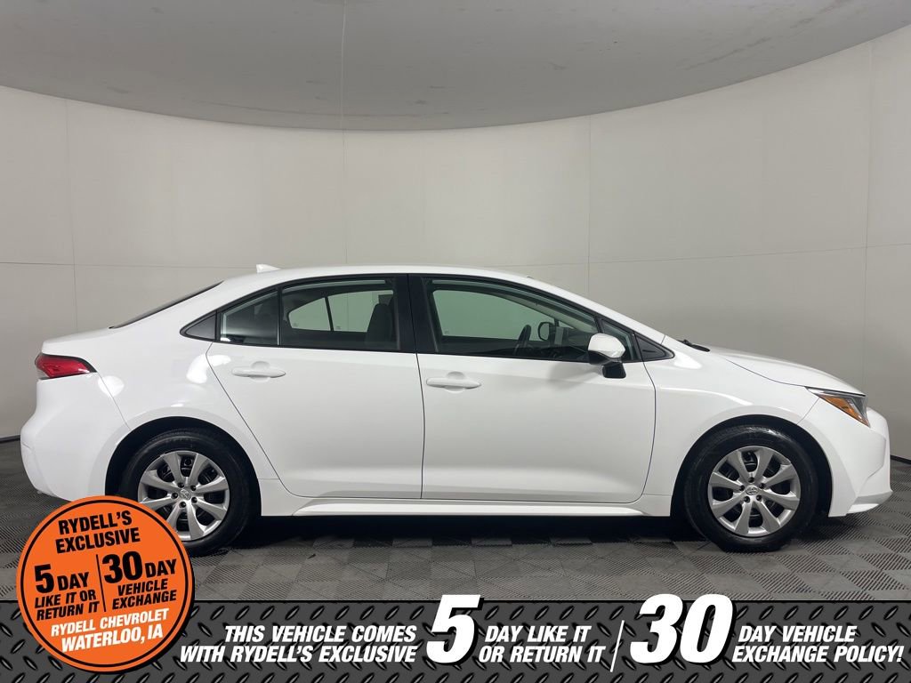 Used 2025 Toyota Corolla LE image 3