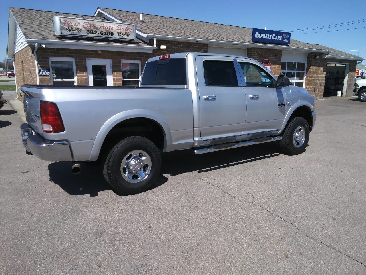Used 2011 RAM 2500 SLT image 4