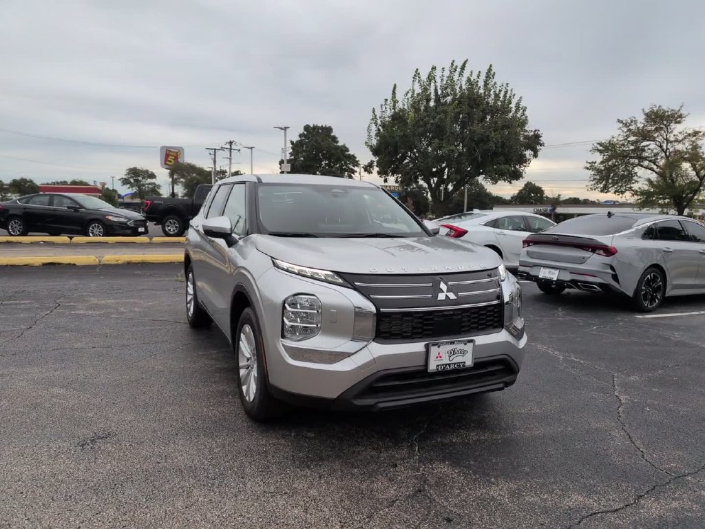 New 2026 Mitsubishi Outlander ES AWD/4WD image 4