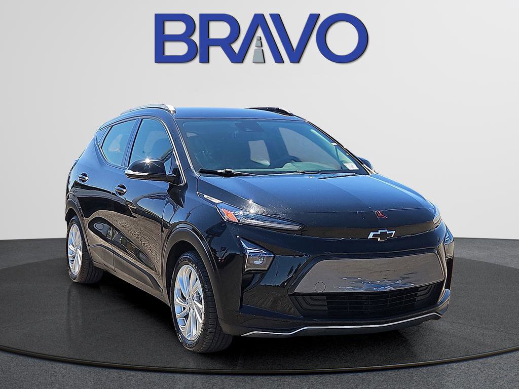 Used 2023 Chevrolet Bolt EUV LT FWD image 2