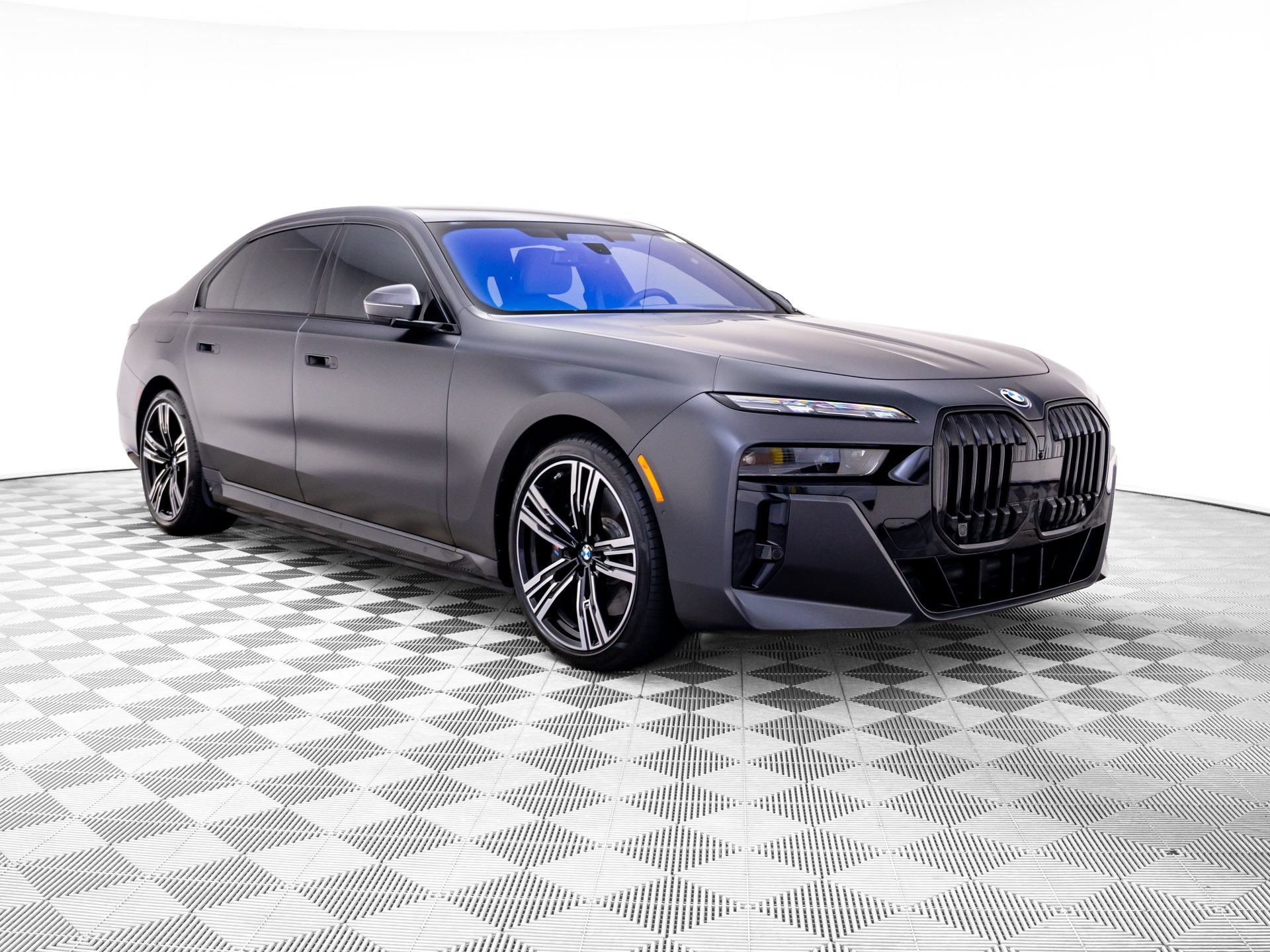 Used 2023 BMW i7 xDrive60 AWD/4WD image 8