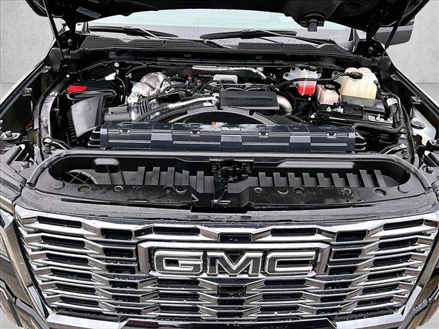 Used 2024 GMC Sierra 2500 Denali Ultimate AWD/4WD image 11