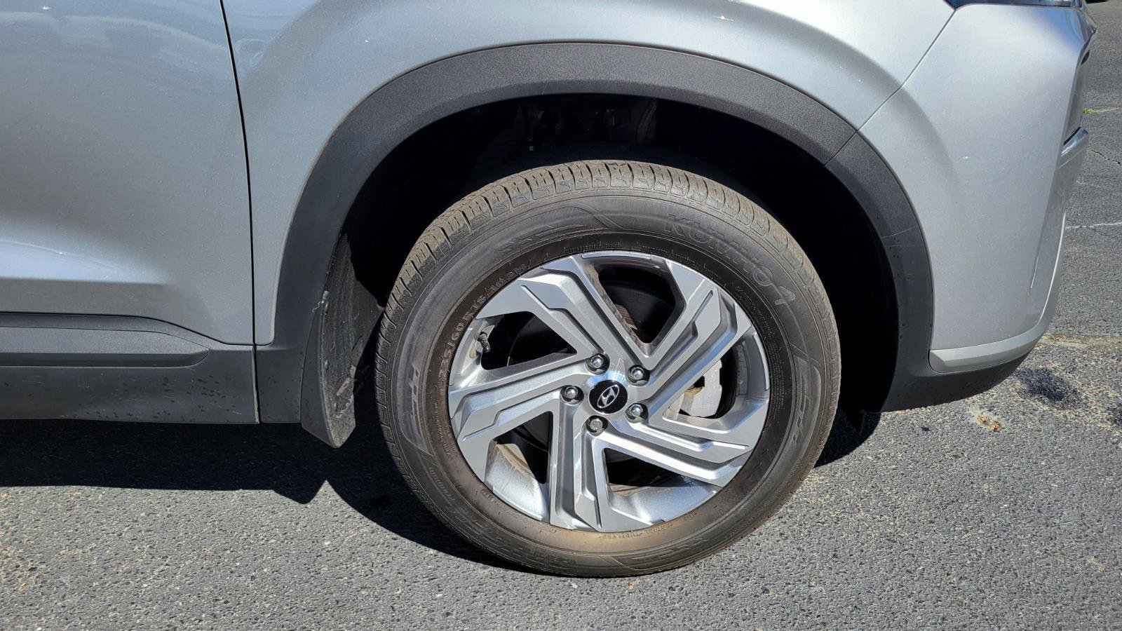 Used 2023 Hyundai Santa Fe SEL w/ Winter Weather Package image 15