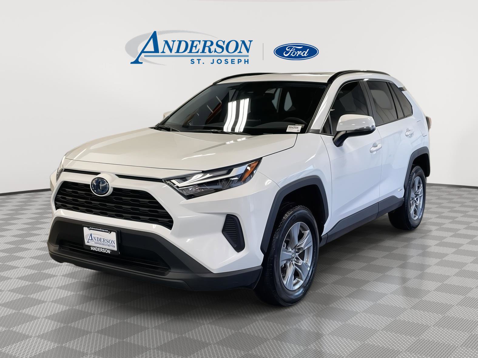 Used 2024 Toyota RAV4 XLE w/ Convenience Package image 1