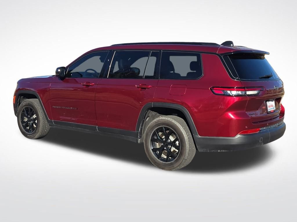 Used 2025 Jeep Grand Cherokee L Laredo image 3