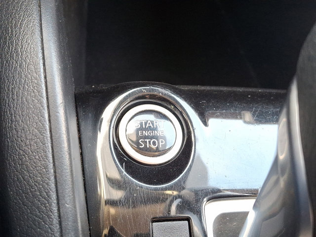 Used 2020 Nissan Versa SV image 22