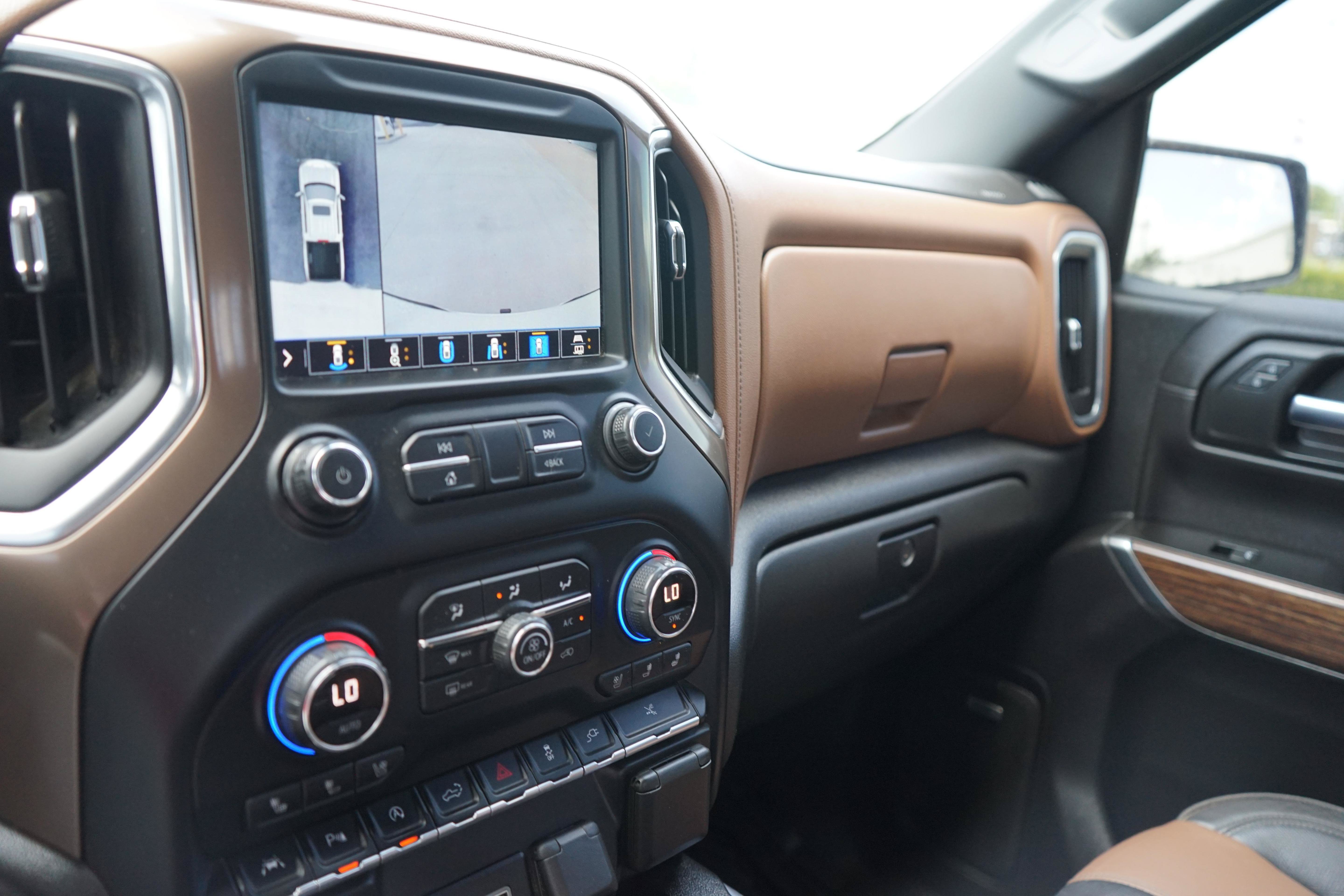 Used 2020 Chevrolet Silverado 1500 High Country w/ Technology Package AWD/4WD image 18