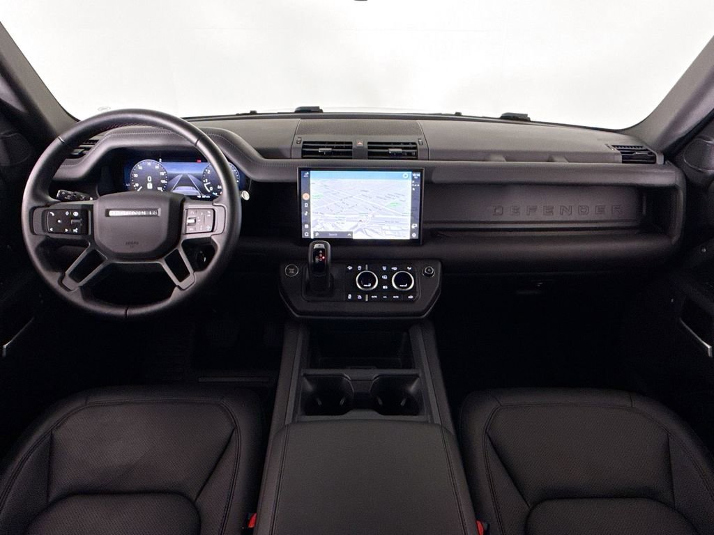 Used 2025 Land Rover Defender 110 S image 9