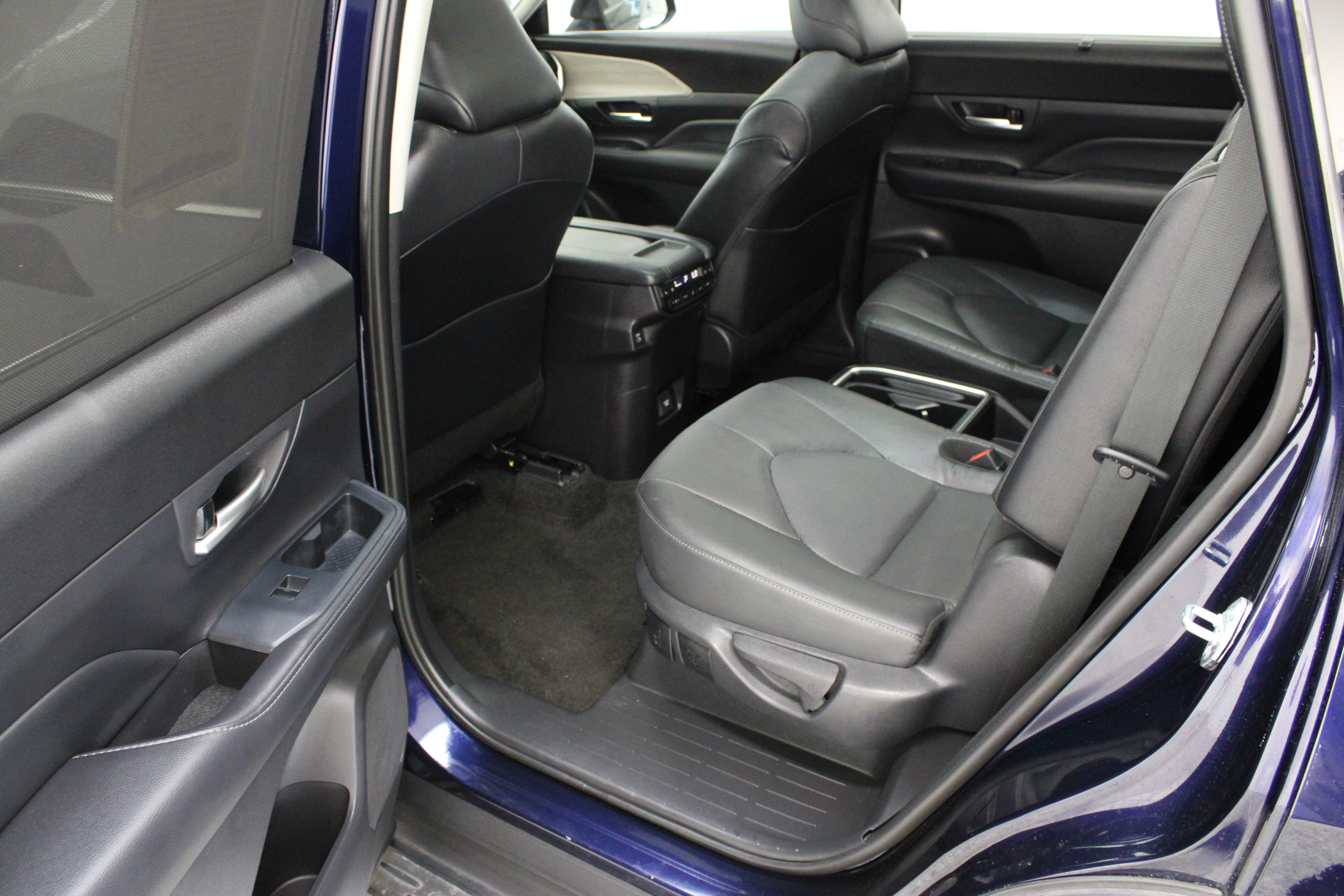 Used 2026 Toyota Grand Highlander AWD image 29