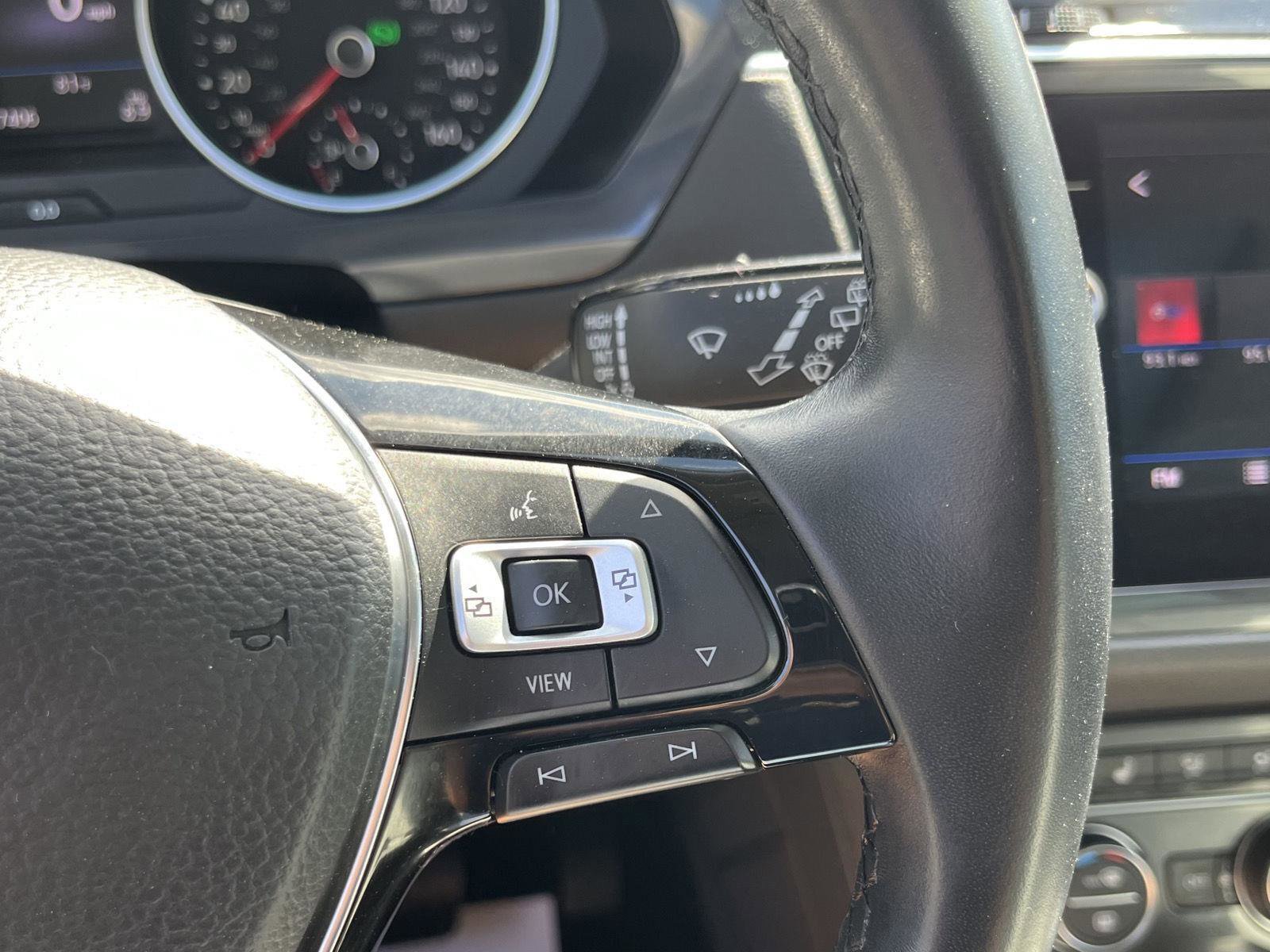 Used 2019 Volkswagen Tiguan SE w/ Panoramic Sunroof Package image 11