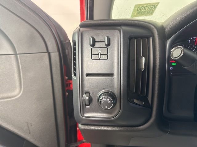 Used 2018 Chevrolet Silverado 1500 Custom w/ Custom Value Package AWD/4WD image 27