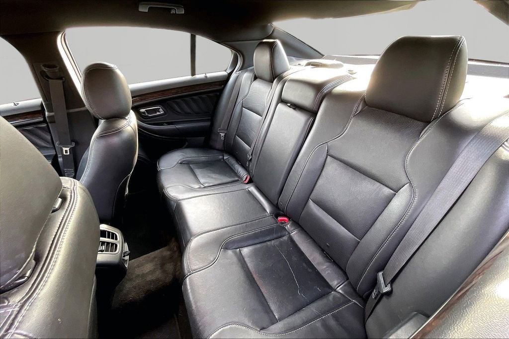 Used 2015 Ford Taurus Limited image 24