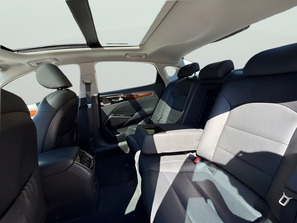 Used 2017 Kia Cadenza Technology FWD image 11