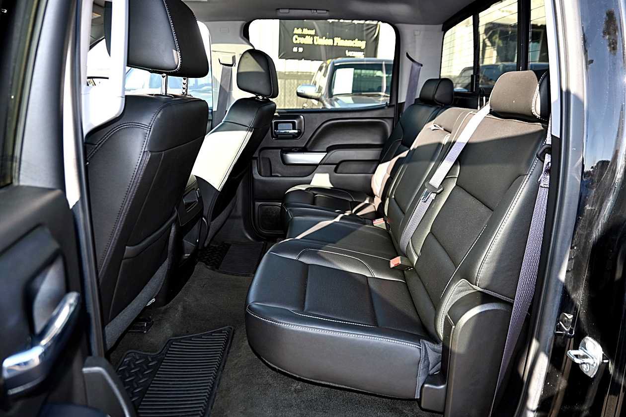 Used 2017 Chevrolet Silverado 1500 LTZ Z71 w/ LTZ Plus Package AWD/4WD image 11