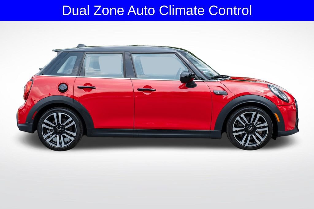 Used 2024 MINI Cooper S FWD image 9