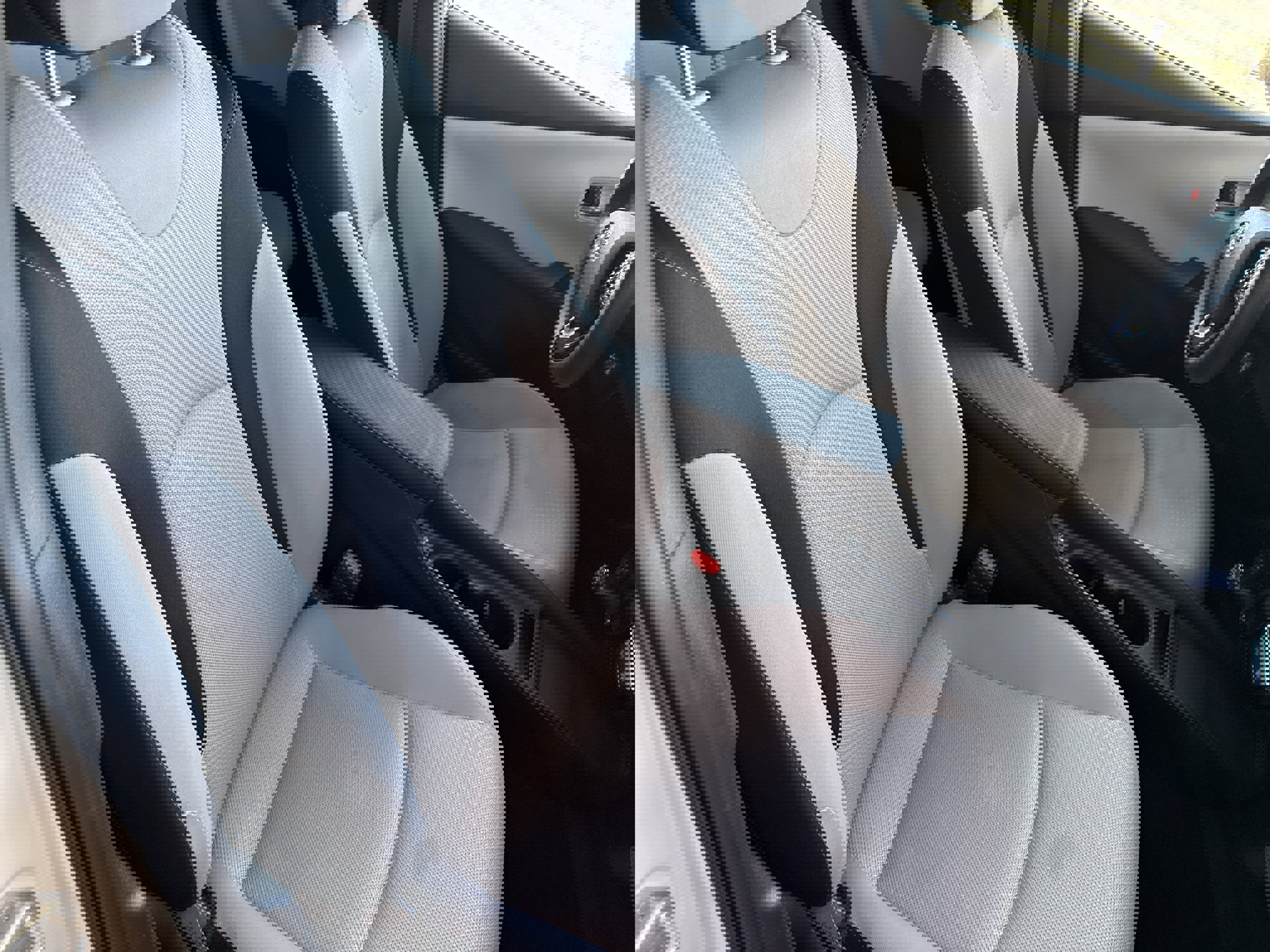 Used 2020 Toyota Prius LE w/ Carpet Mat Package image 15