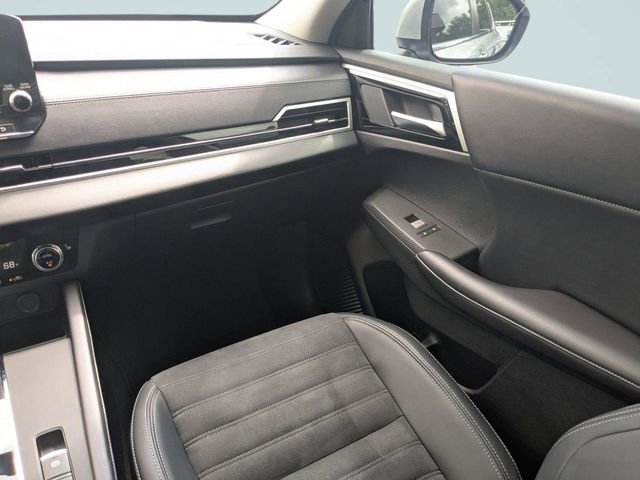Used 2024 Mitsubishi Outlander SE image 17