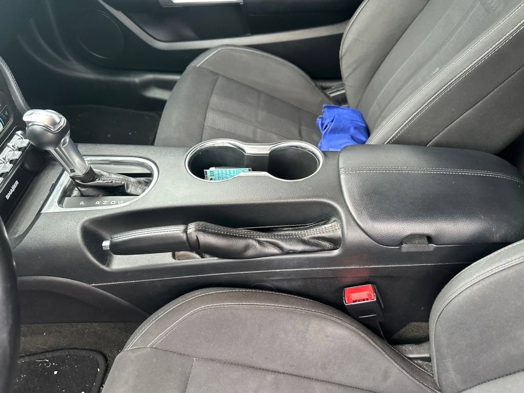 Used 2018 Ford Mustang Coupe RWD image 25