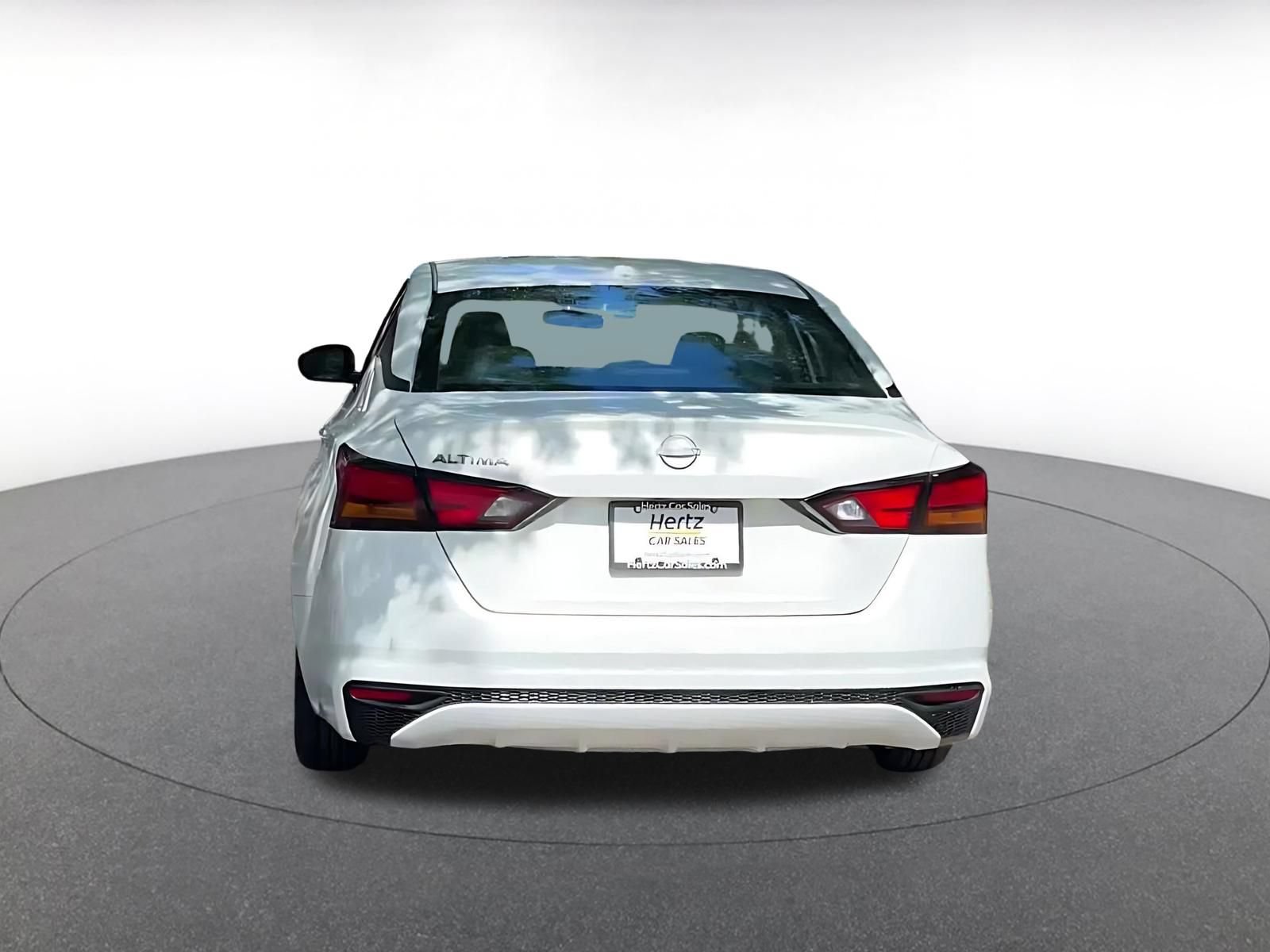 Used 2025 Nissan Altima 2.5 SV FWD image 10