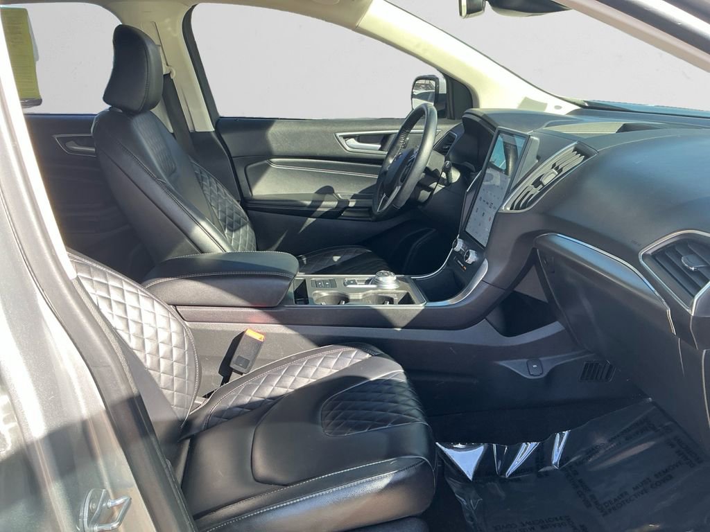 Used 2023 Ford Edge Titanium image 15