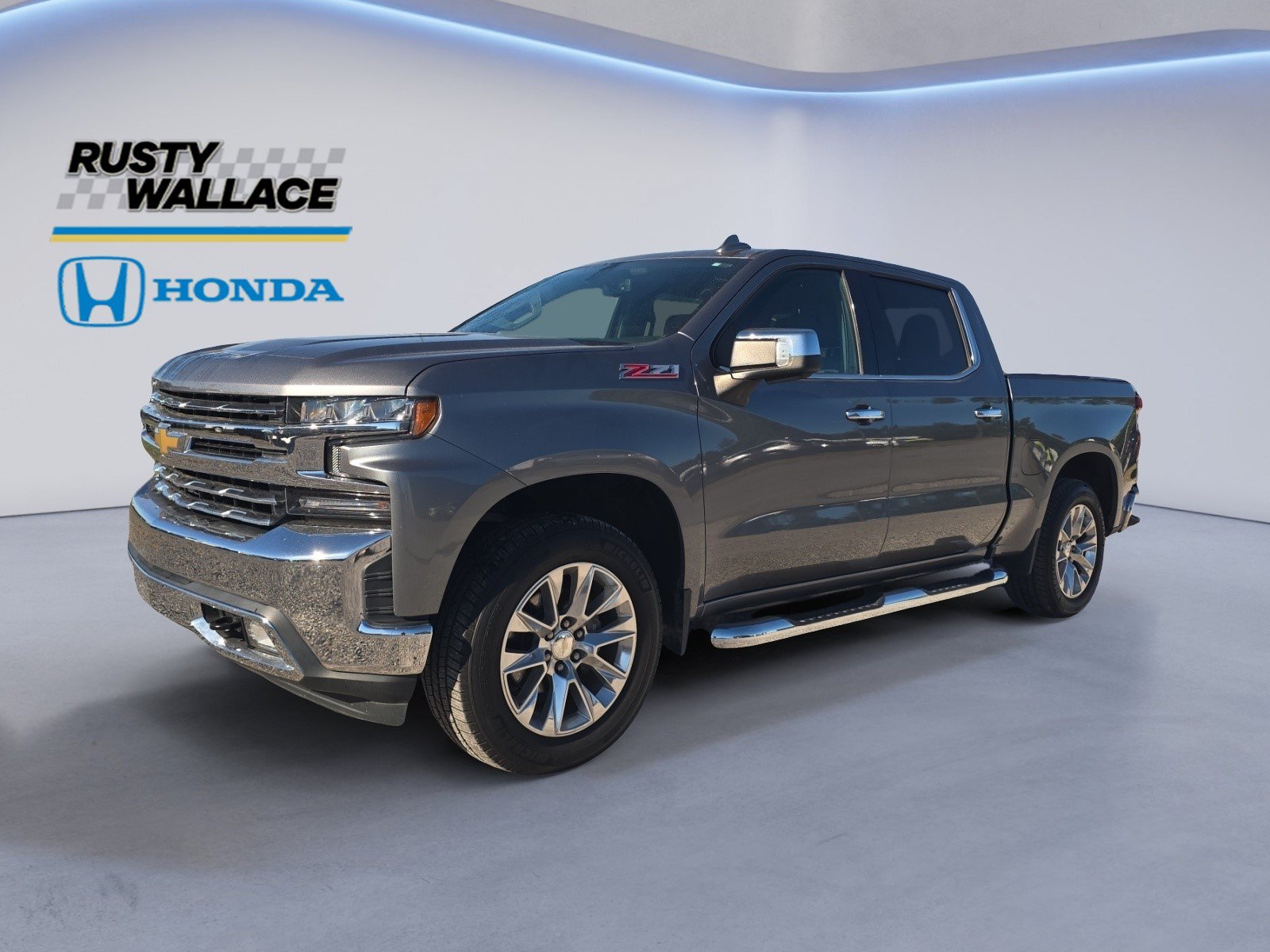 Used 2020 Chevrolet Silverado 1500 LTZ AWD/4WD image 1