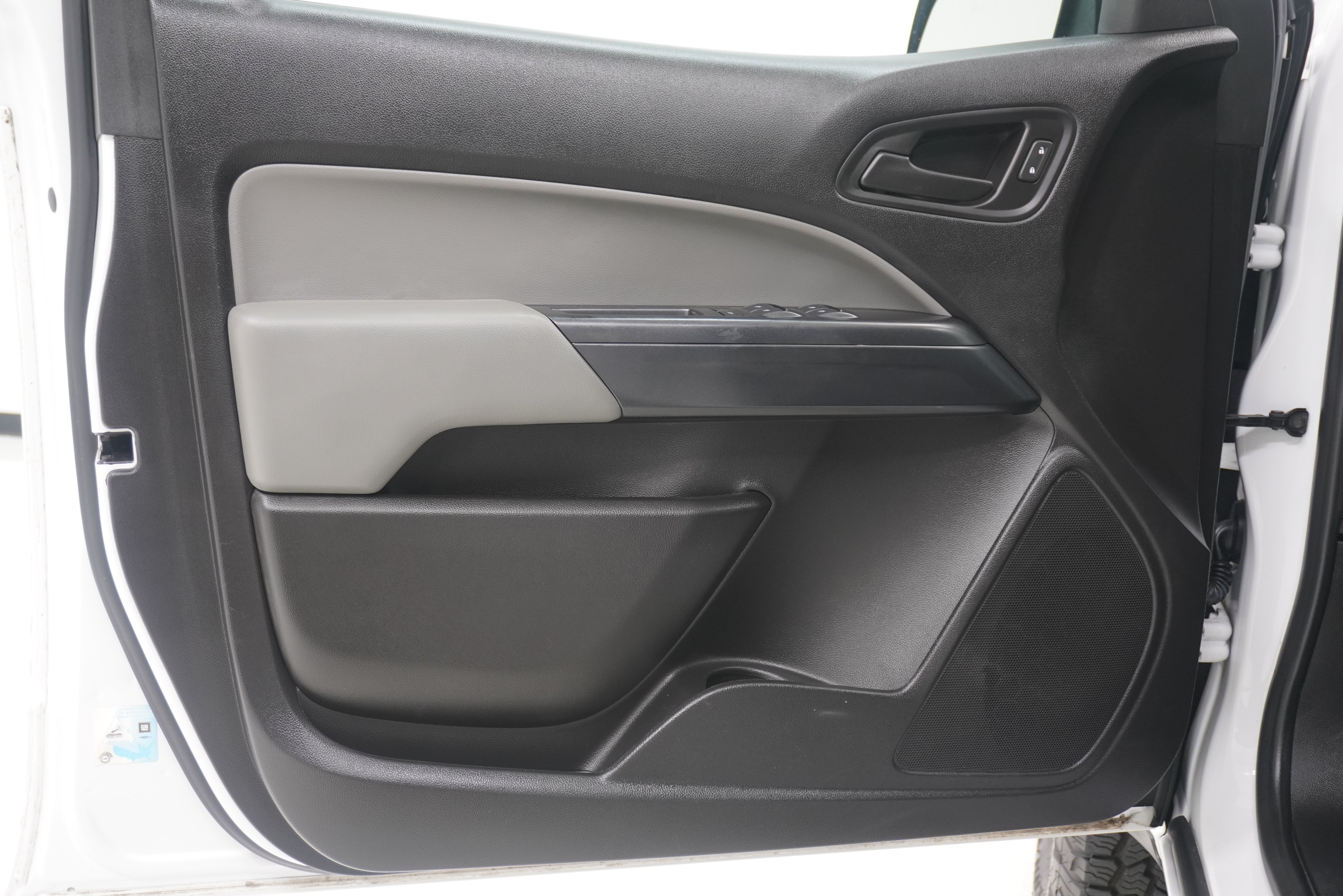 Used 2018 Chevrolet Colorado W/T w/ WT Convenience Package RWD image 13