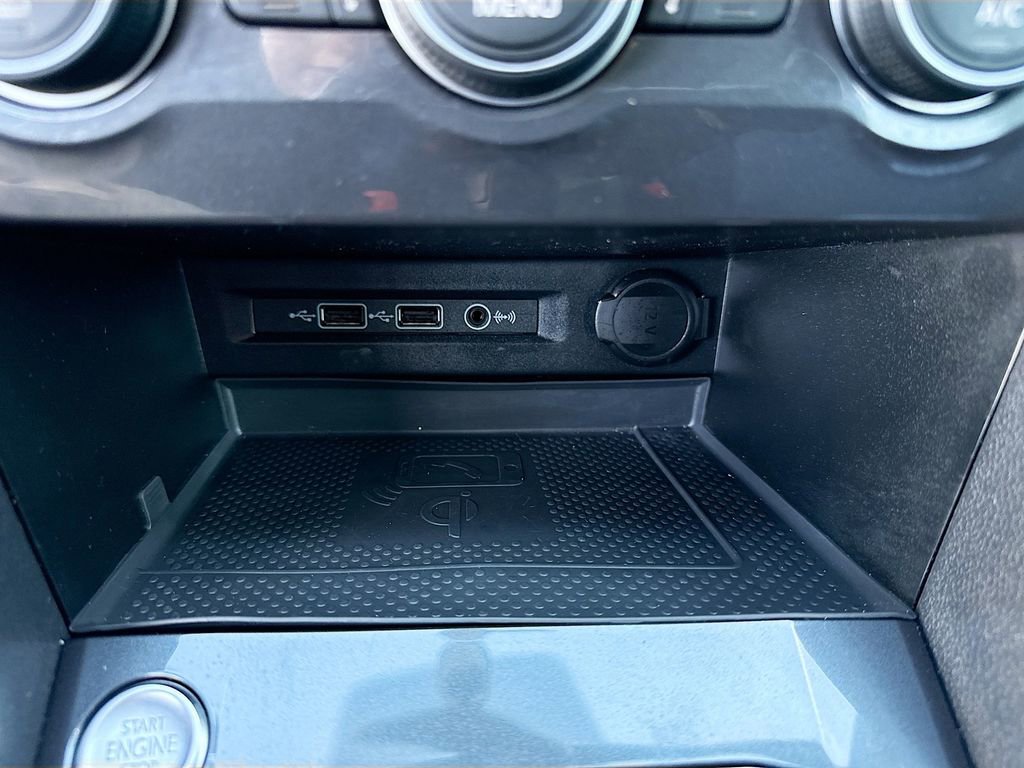 Used 2020 Volkswagen Tiguan SE R-Line image 30