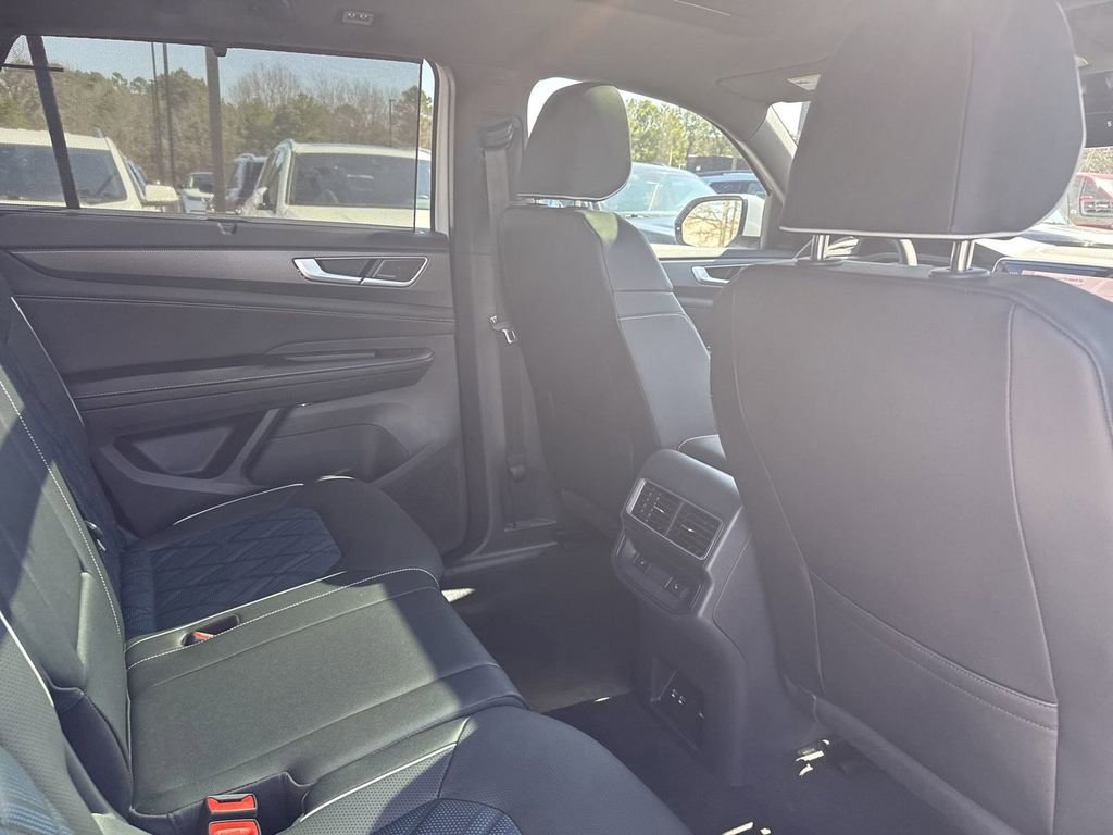 New 2025 Volkswagen Atlas Cross Sport SEL Premium R-Line image 18
