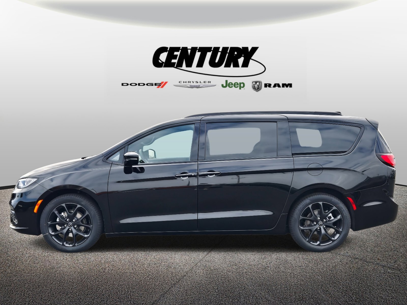 New 2026 Chrysler Pacifica Limited FWD image 6