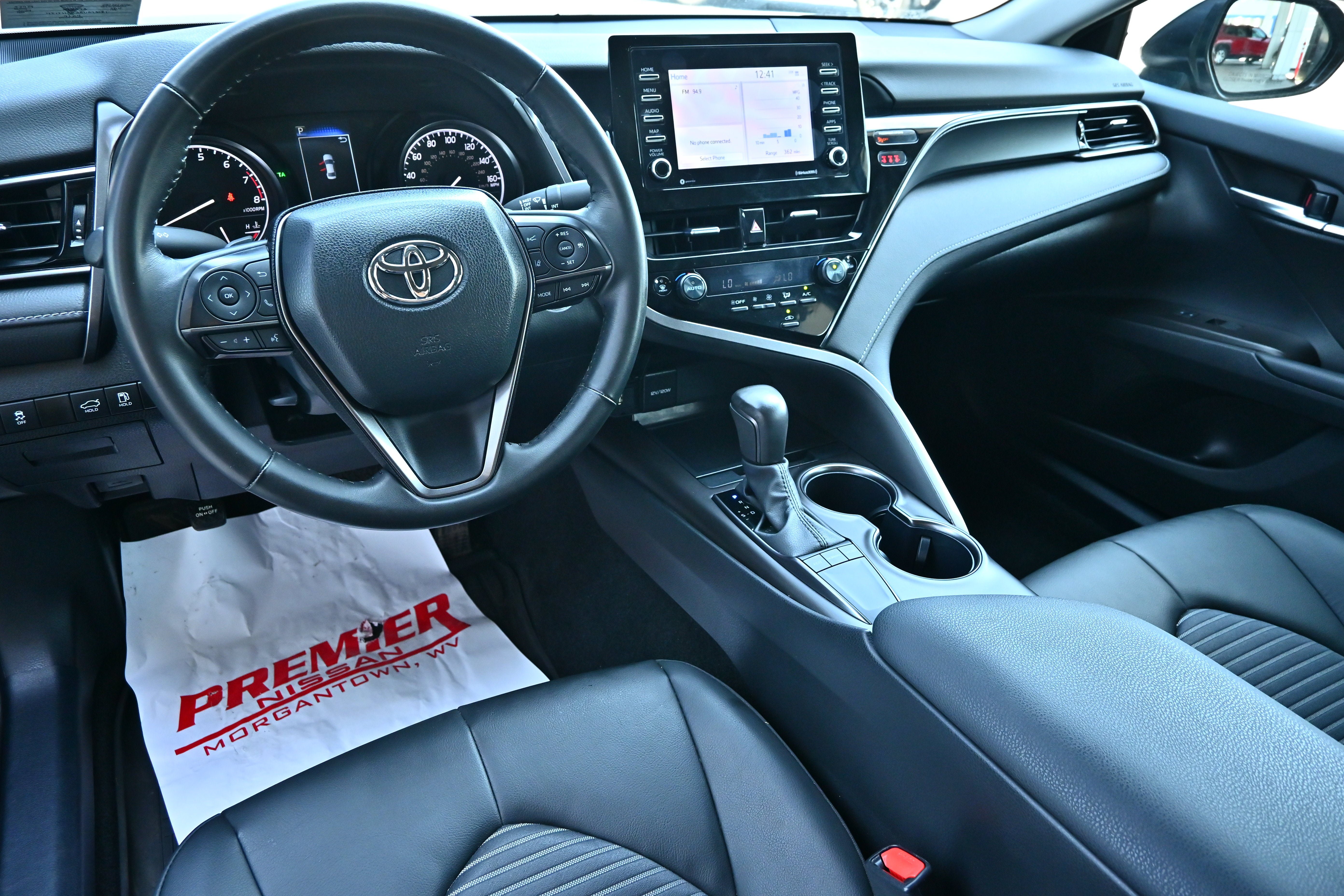 Used 2024 Toyota Camry SE w/ Convenience Package FWD image 18