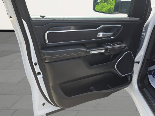 Used 2022 RAM 1500 Laramie w/ Sport Appearance Package AWD/4WD image 10