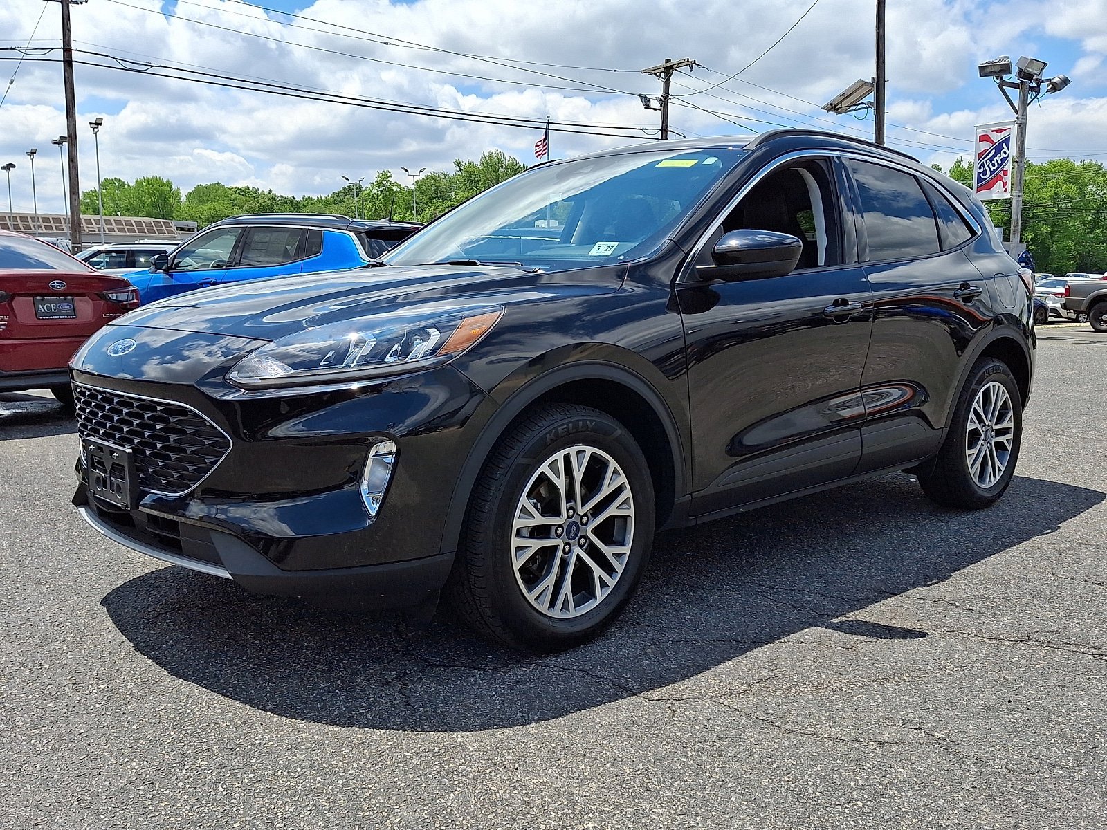 Certified 2022 Ford Escape SEL w/ Technology Package AWD/4WD image 3