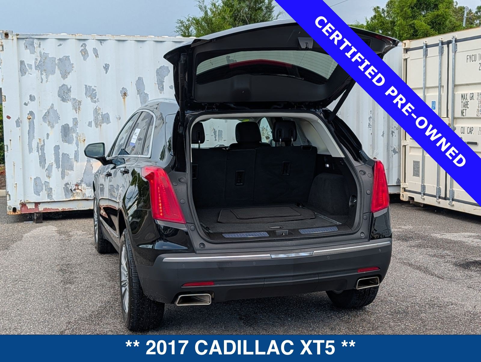 Used 2017 Cadillac XT5 Luxury w/ Driver Awareness Package FWD image 13
