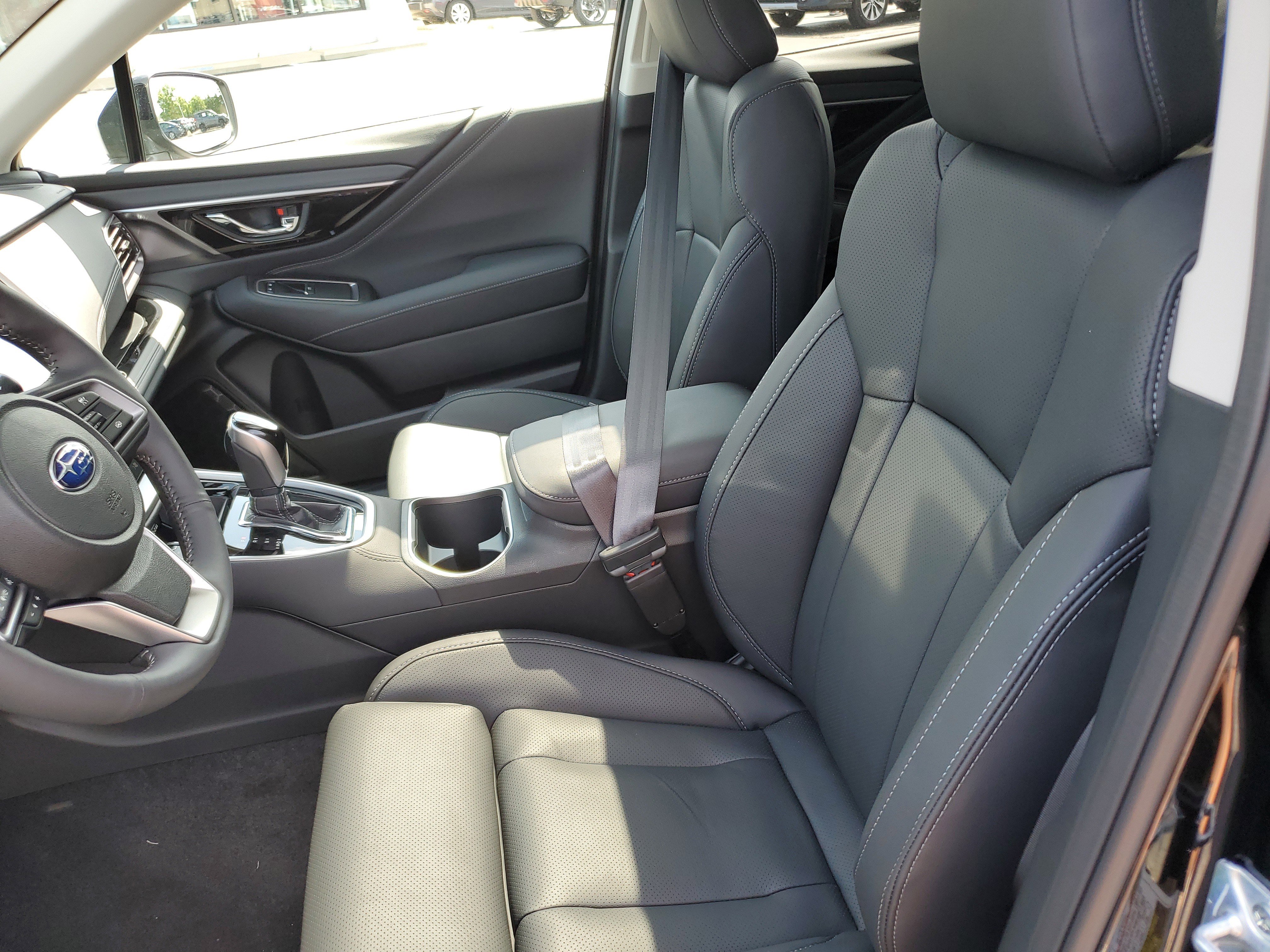 Used 2025 Subaru Outback Touring XT w/ Popular Package #2 image 11