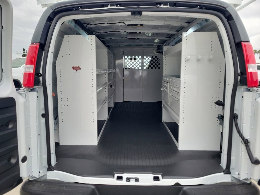 New 2026 Chevrolet Express 2500 Extended w/ Communications Package RWD image 4