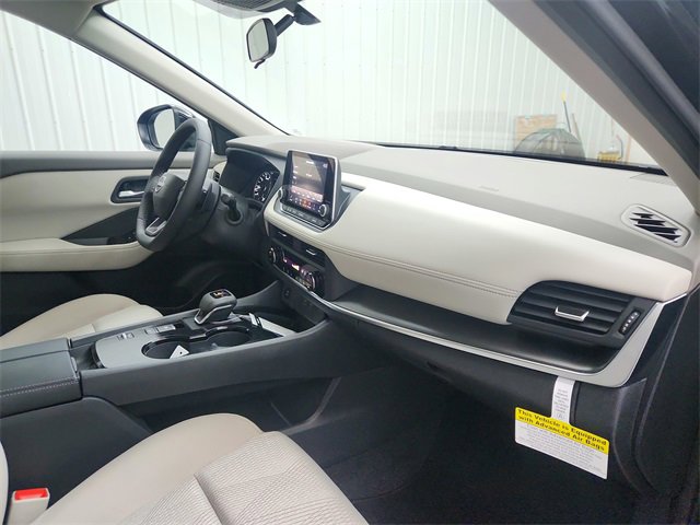 New 2025 Nissan Rogue SV image 31