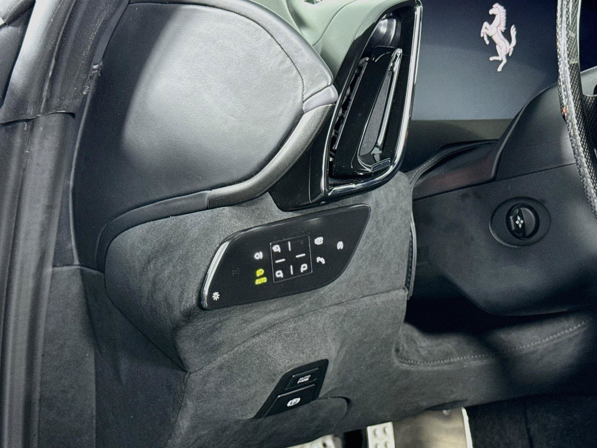 Used 2021 Ferrari Roma RWD image 10