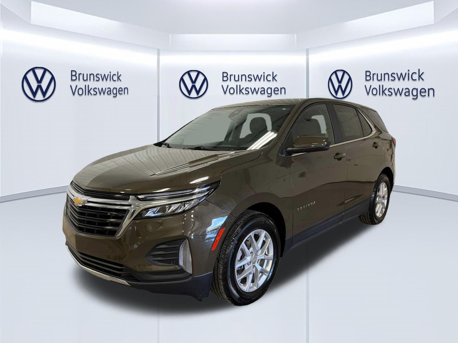 Used 2024 Chevrolet Equinox LT FWD image 1