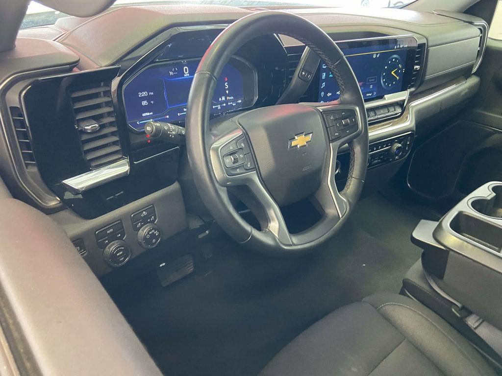 Used 2023 Chevrolet Silverado 1500 LT AWD/4WD image 14