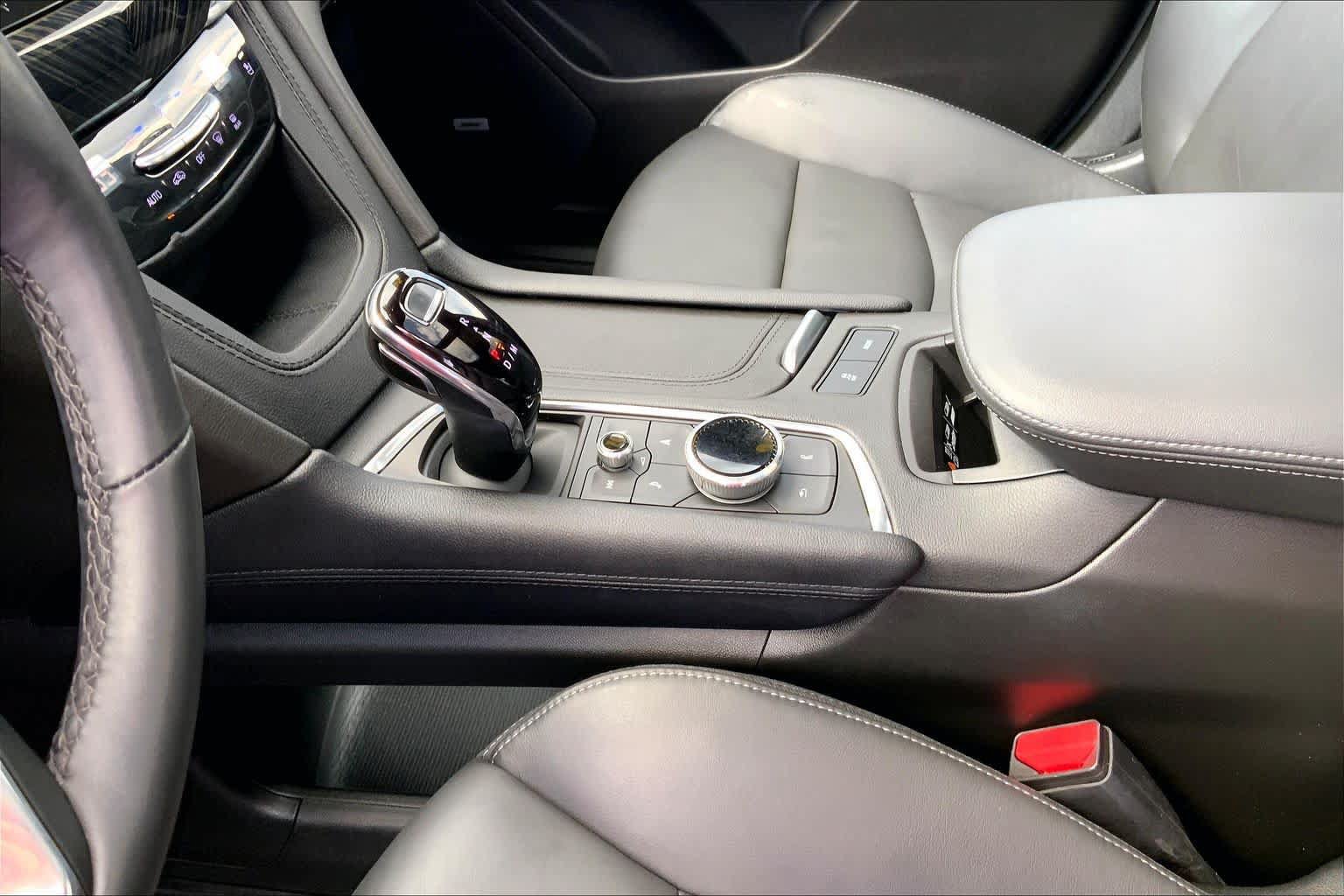 Used 2024 Cadillac XT6 Premium Luxury w/ Technology Package AWD/4WD image 14