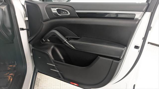 Used 2014 Porsche Cayenne Platinum Edition AWD/4WD image 19